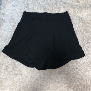 FASHIONNOVA BLACK SHORTS